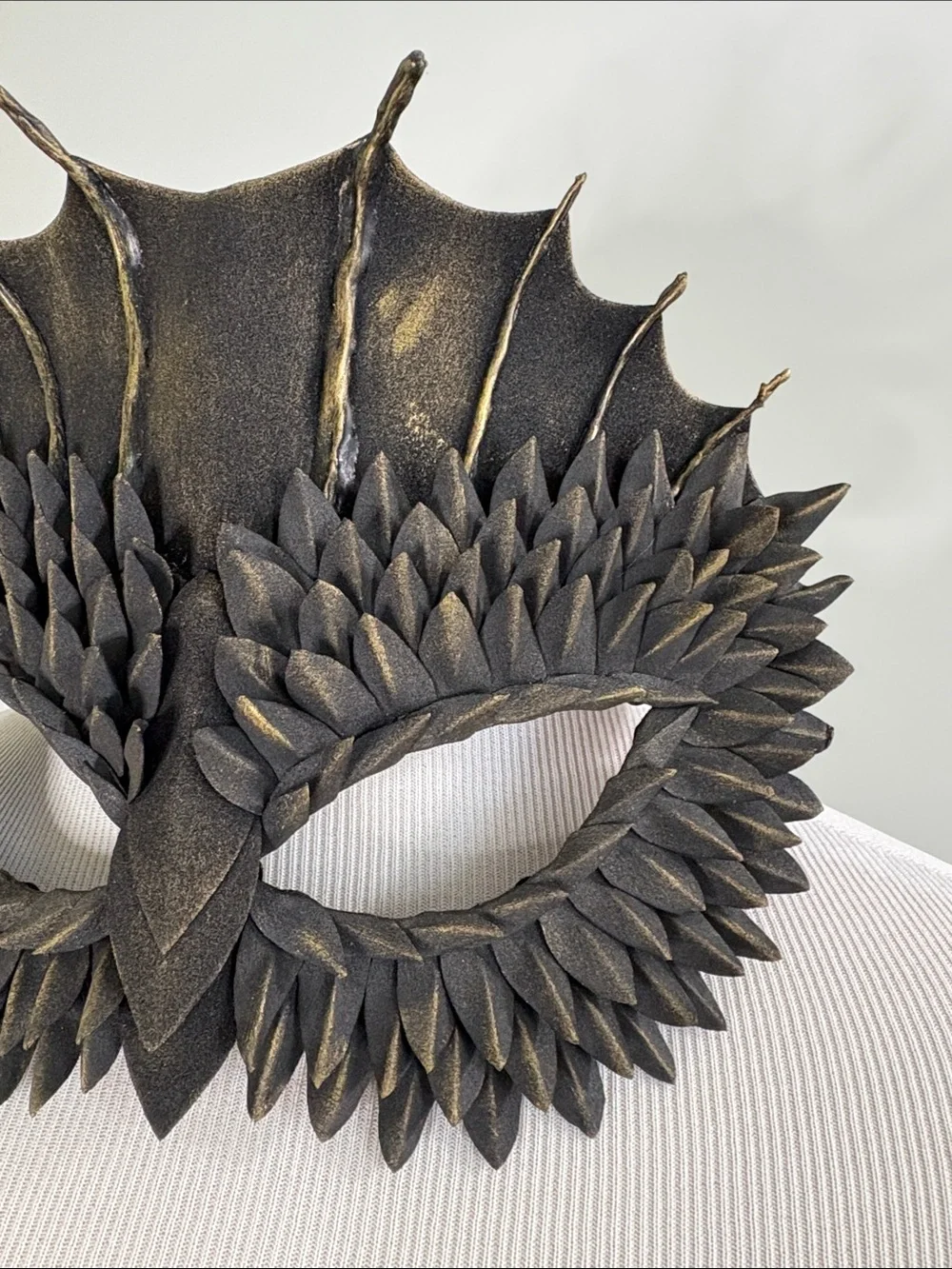 Decorative Feathered Owl Mask Venetian Carnival - Black and Gold